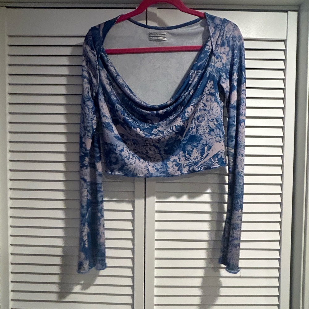 Blue and White Fitted Crop Blouse with Long Sleeves